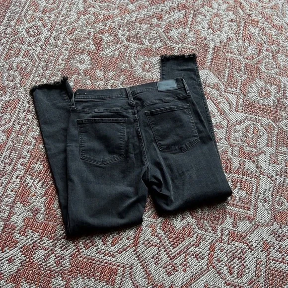 Madewell Black high rise cut off jeans - Picture 2 of 3